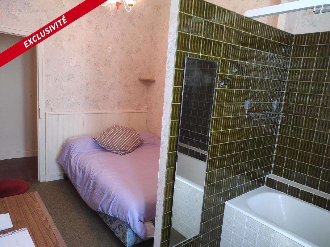 Maison à SAINT-JEAN-D'ANGELY