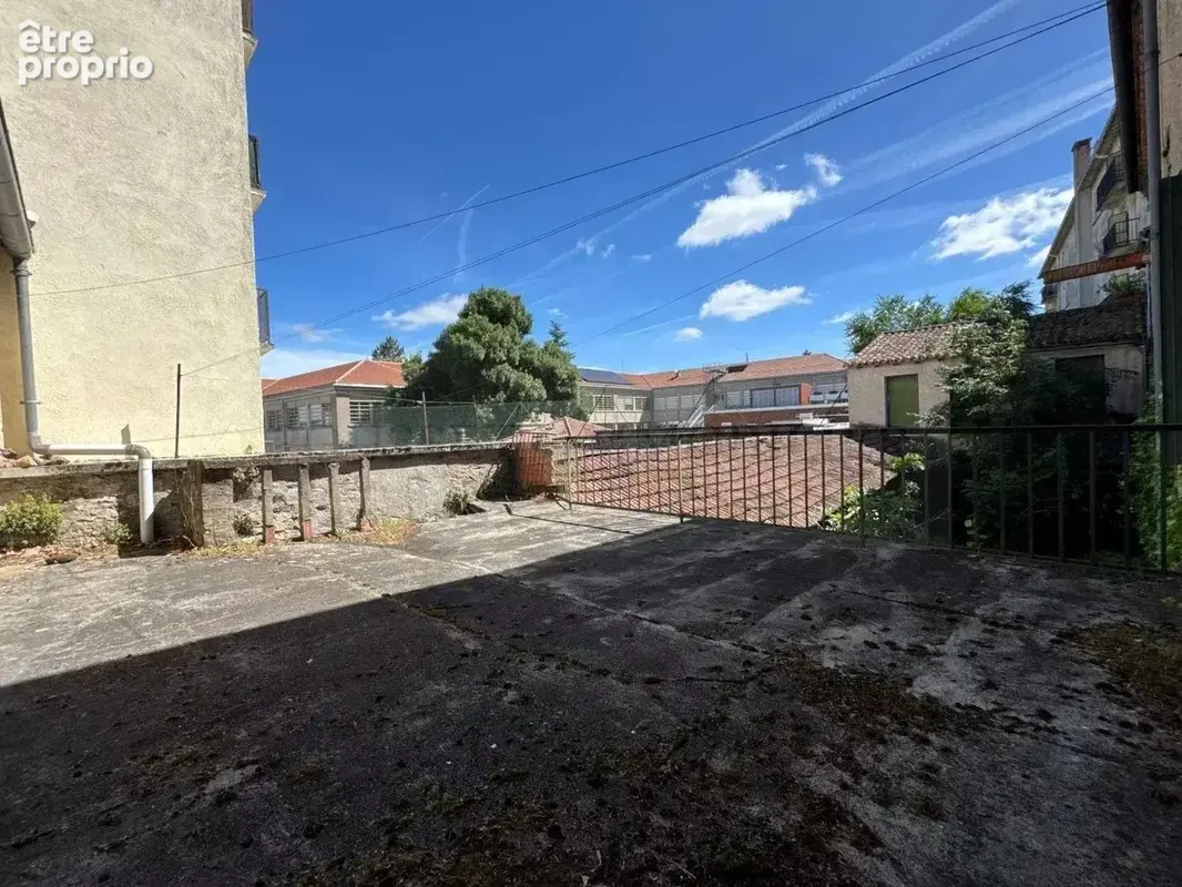 Propriété en pierre du XVIIIe siècle de 540 m² avec dépendances et jardin de 1989 m². - photo 13