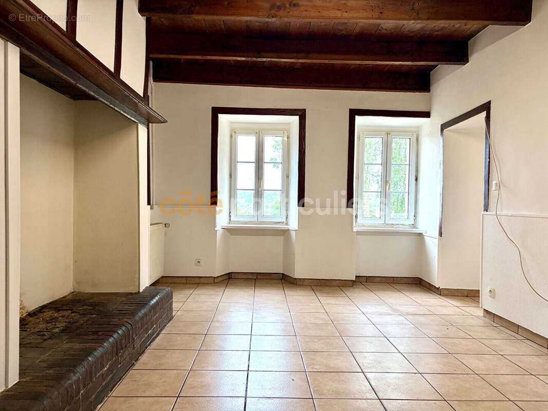 Maison avec dépendances sans aucun vis-à-vis à la campagne - LE LOREY - photo 9