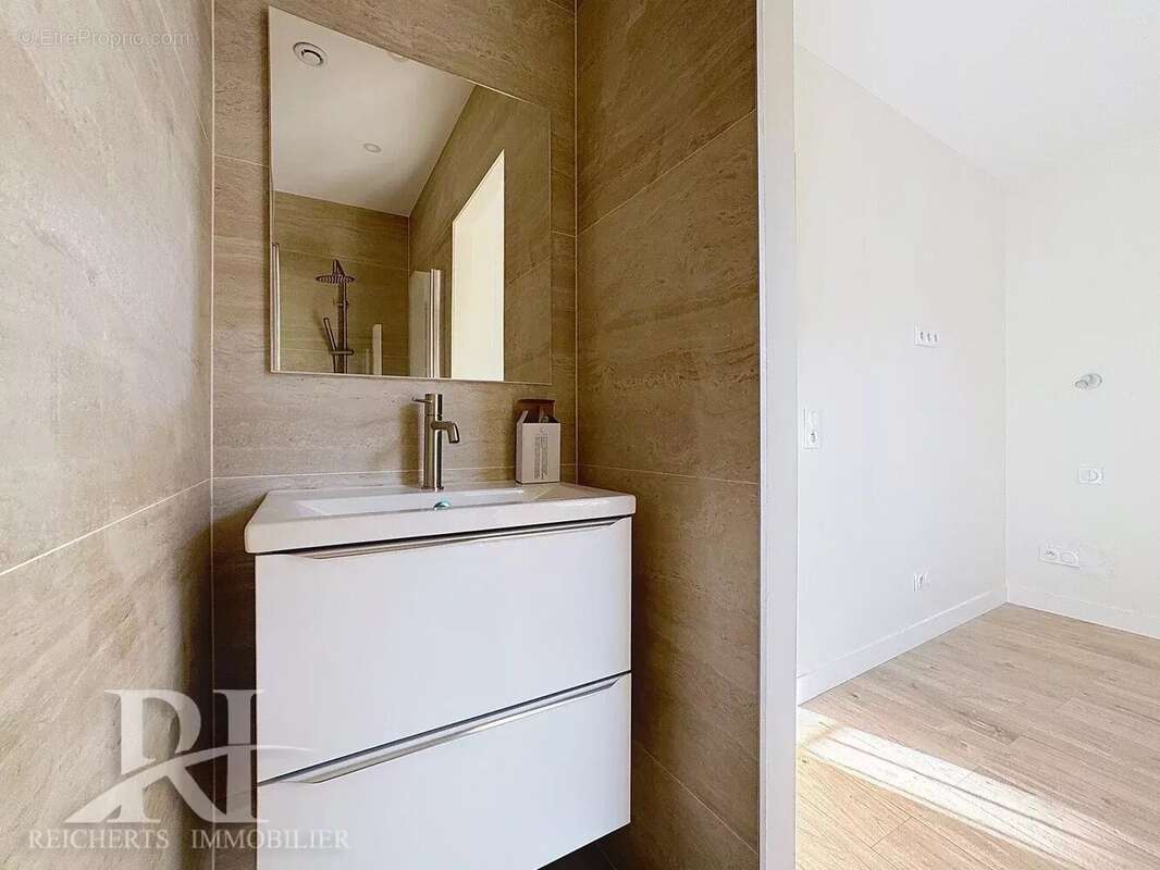 Appartement à MANDELIEU-LA-NAPOULE