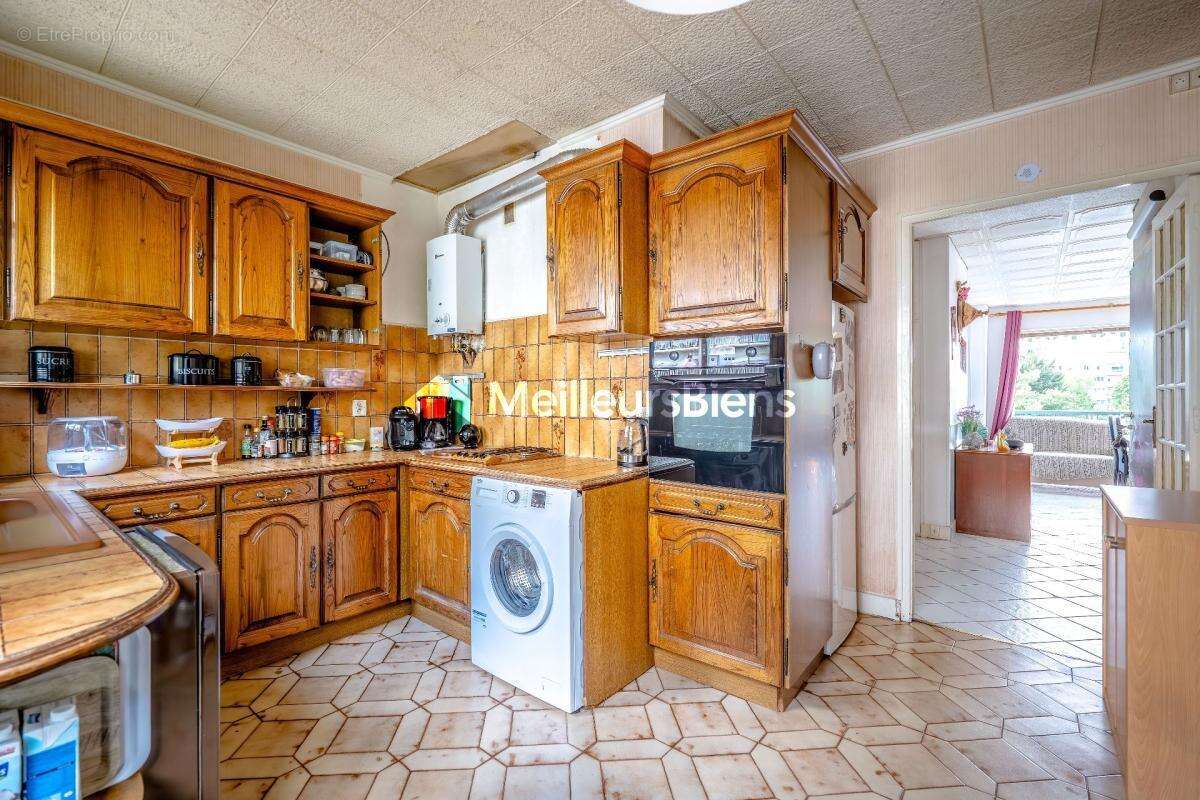 Appartement à FRESNES