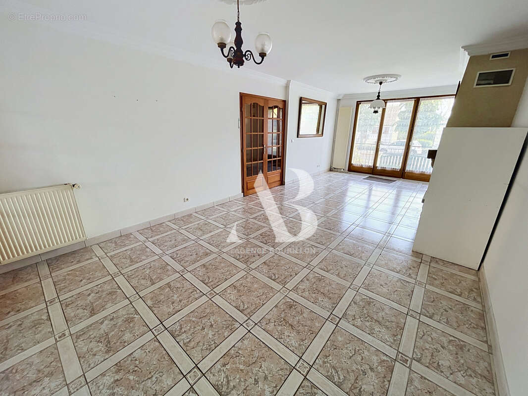 Maison à NANGIS