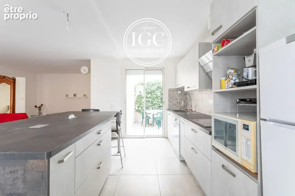Maison plain pied - type 4 -  95 m² - garage et dependence - chateauneuf les martigues - photo 8