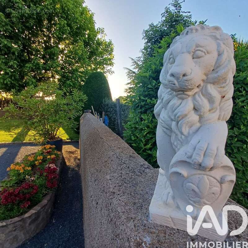 Maison 144 m² à Saint-Georges-Sur-Loire  - photo 4