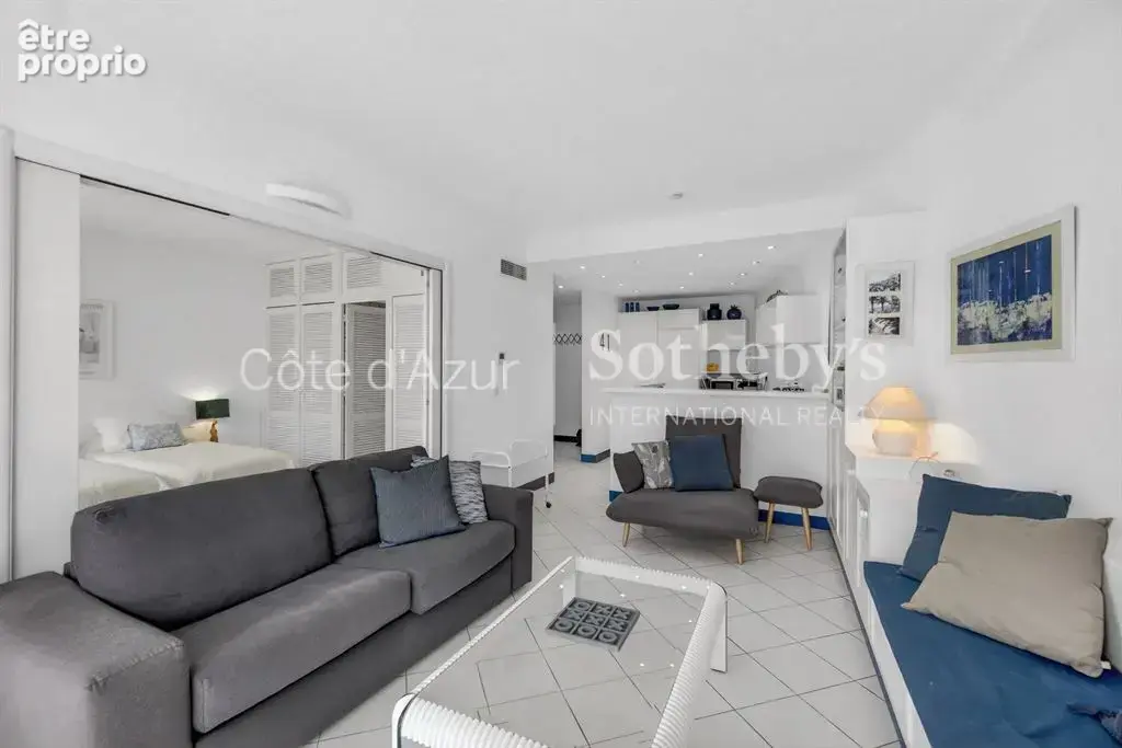 Cannes centre, appartement avec terrasse à proximité immédiate de la Croisette et des plages - photo 2