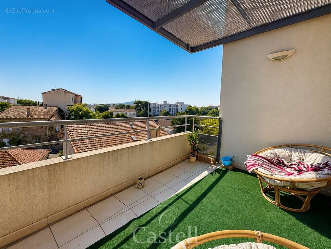 ***appartement t2 lumineux avec terrasse au dernier étage à agde*** - photo 3