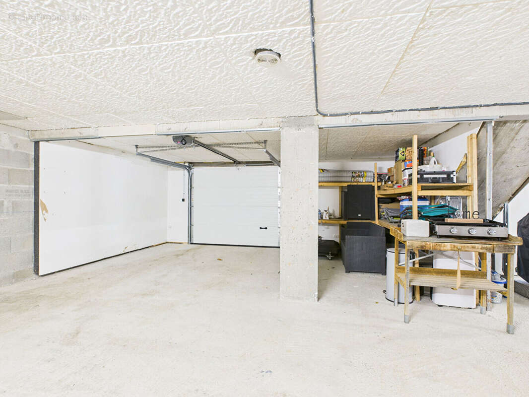 Maison à LE CRESTET