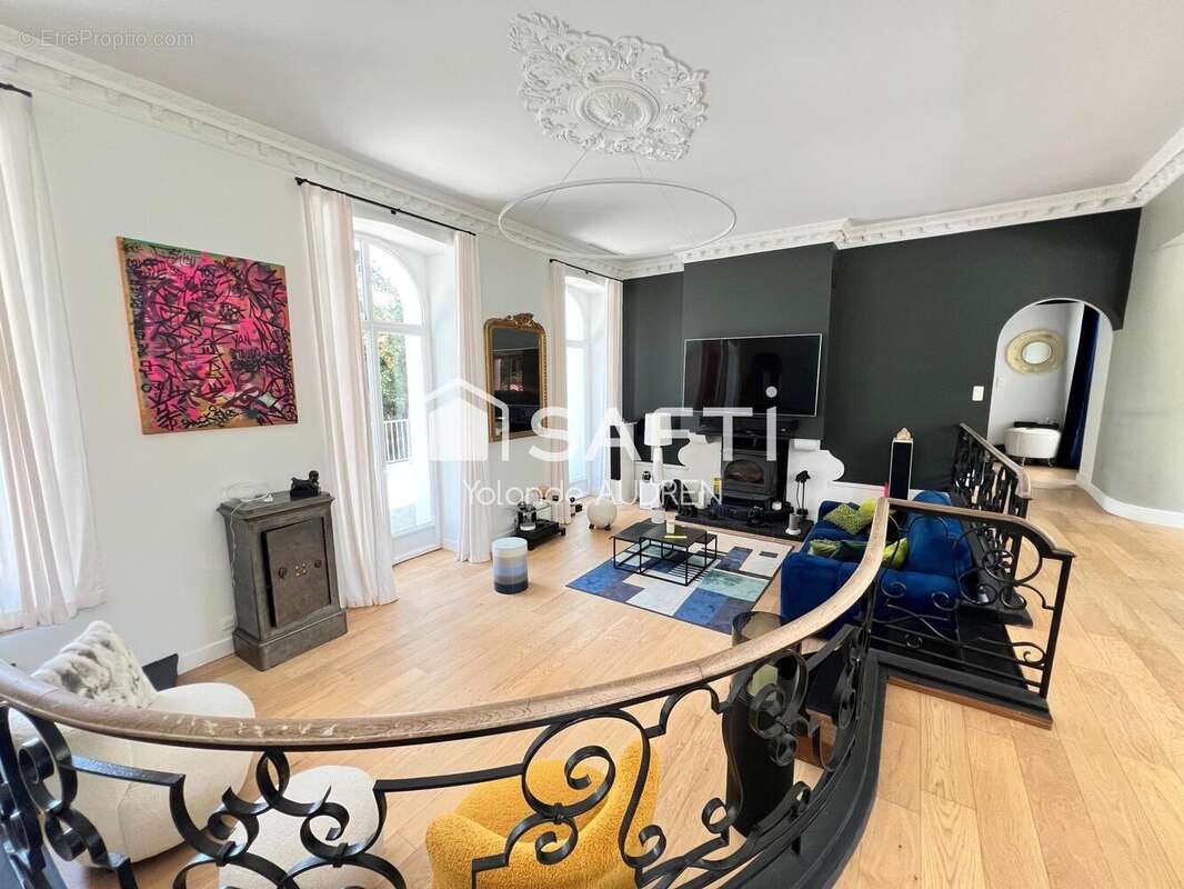 Maison 363 m² à Le Pellerin  - photo 5