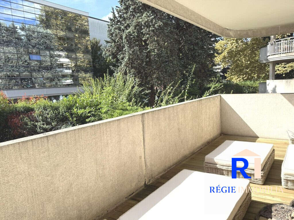 Belle terrasse de 17 M2 - Appartement à GRENOBLE