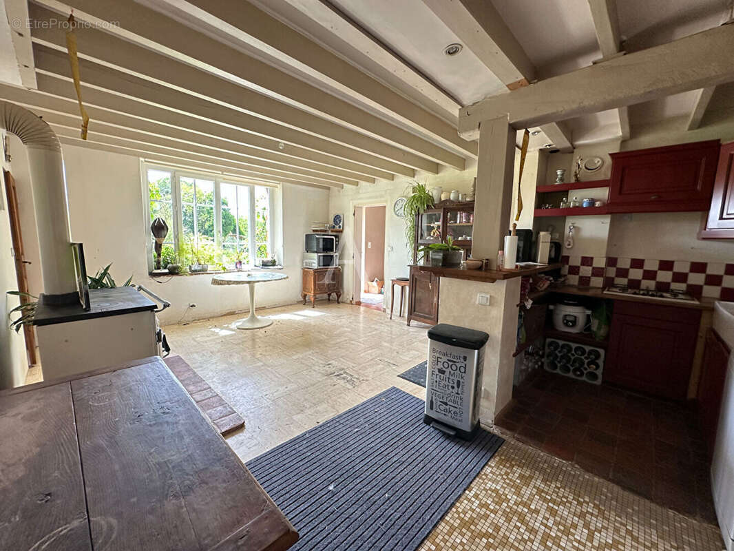 Maison à VALLIERES-LES-GRANDES