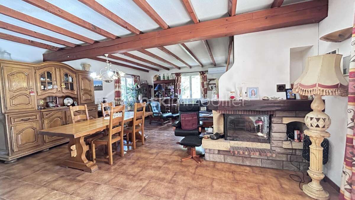 Maison à PEZILLA-LA-RIVIERE