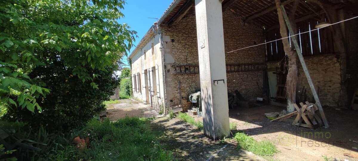 Maison à SAINT-CIERS-SUR-GIRONDE