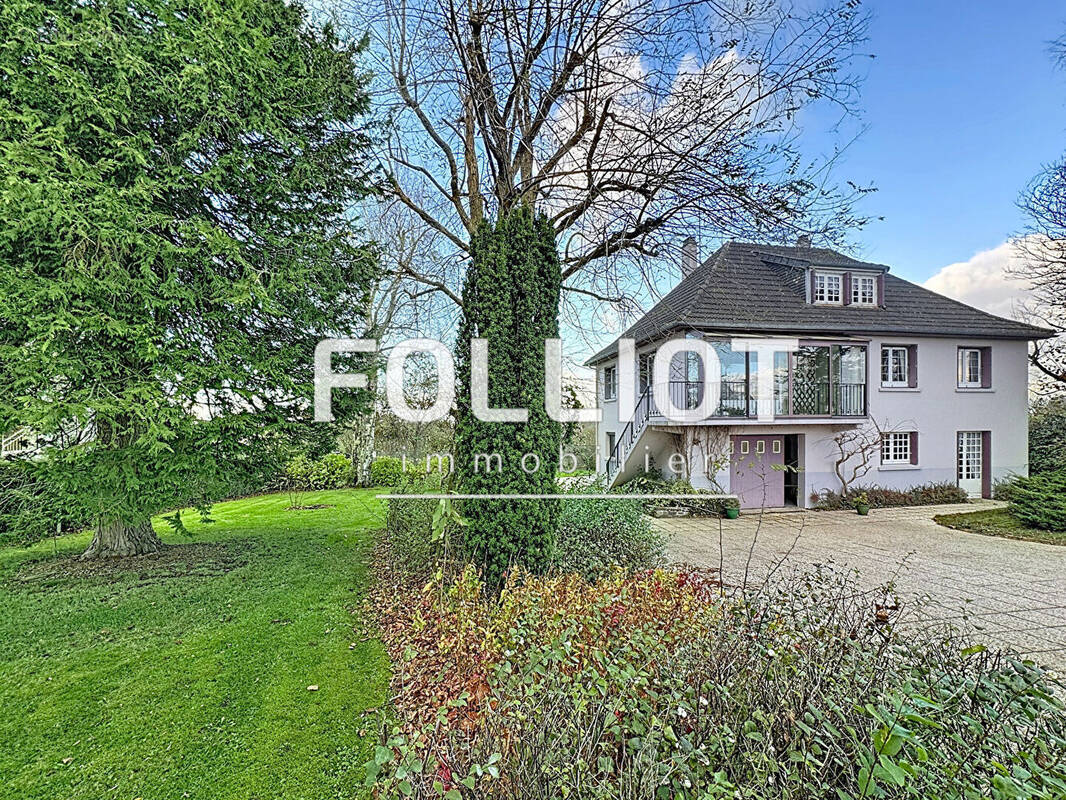 Maison à CERISY-LA-SALLE