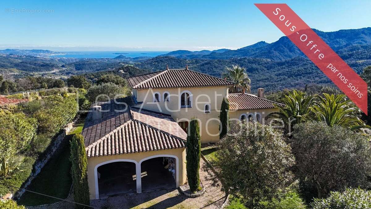 Maison à LES ADRETS-DE-L&#039;ESTEREL