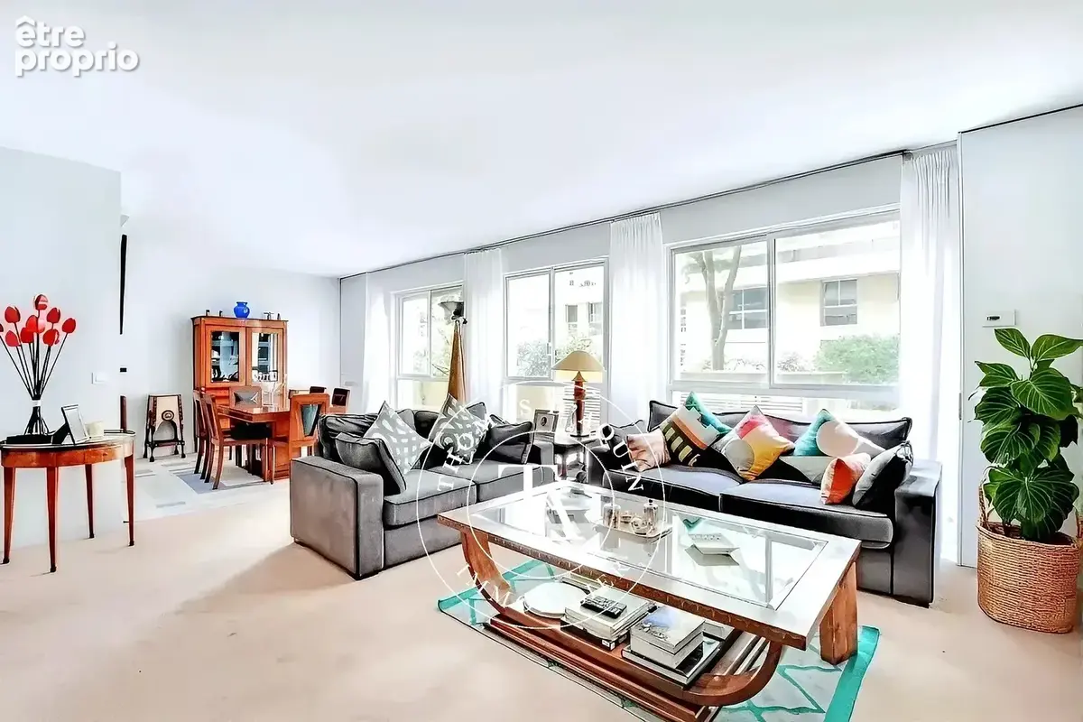Appartement à PARIS-7E