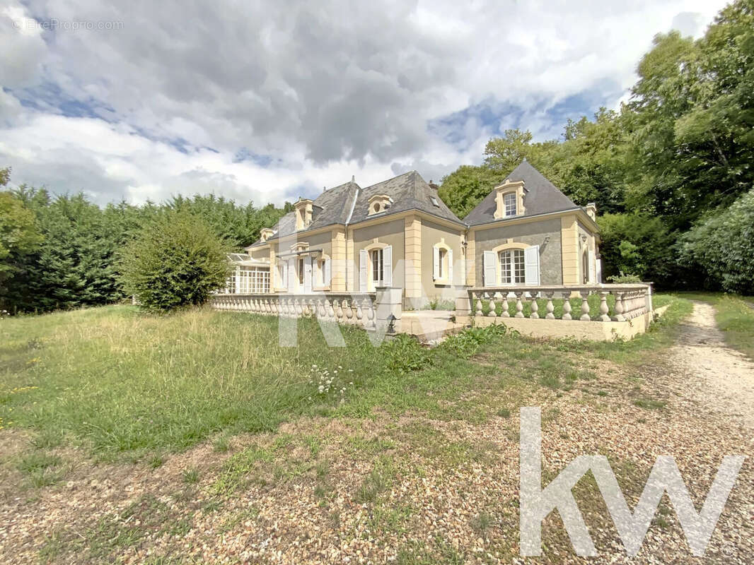 Maison à COUR-CHEVERNY