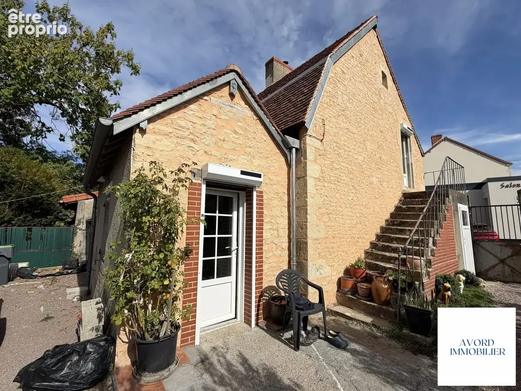 Maison 3 pièces 67 m² à vendre à Nerondes (18350) - photo 1