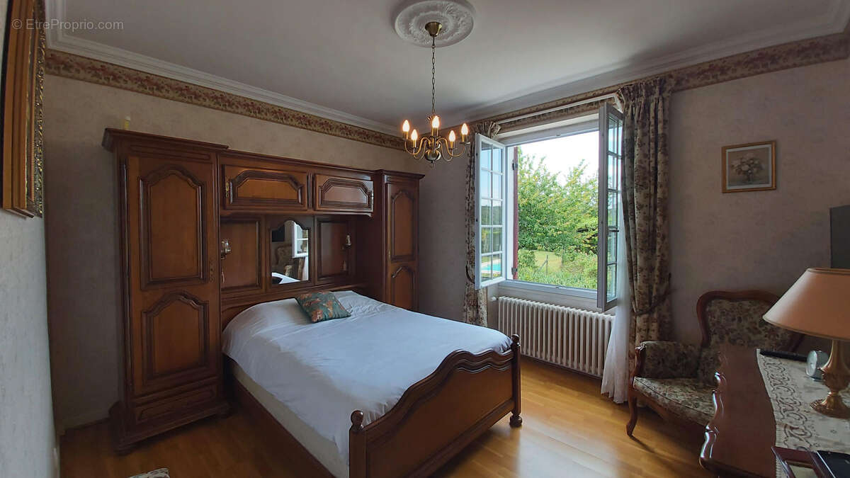 Maison à BOURDEILLES