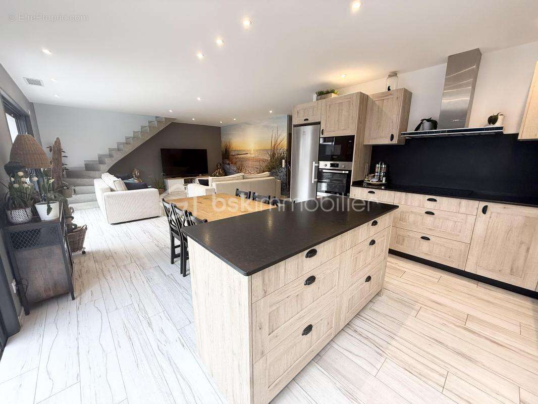 Maison à SAINT-JEAN-LASSEILLE