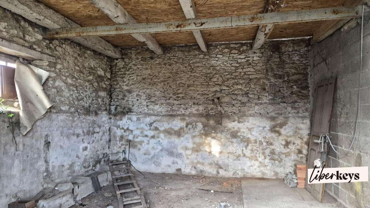 Maison à finir de rénover à Langourla - photo 9