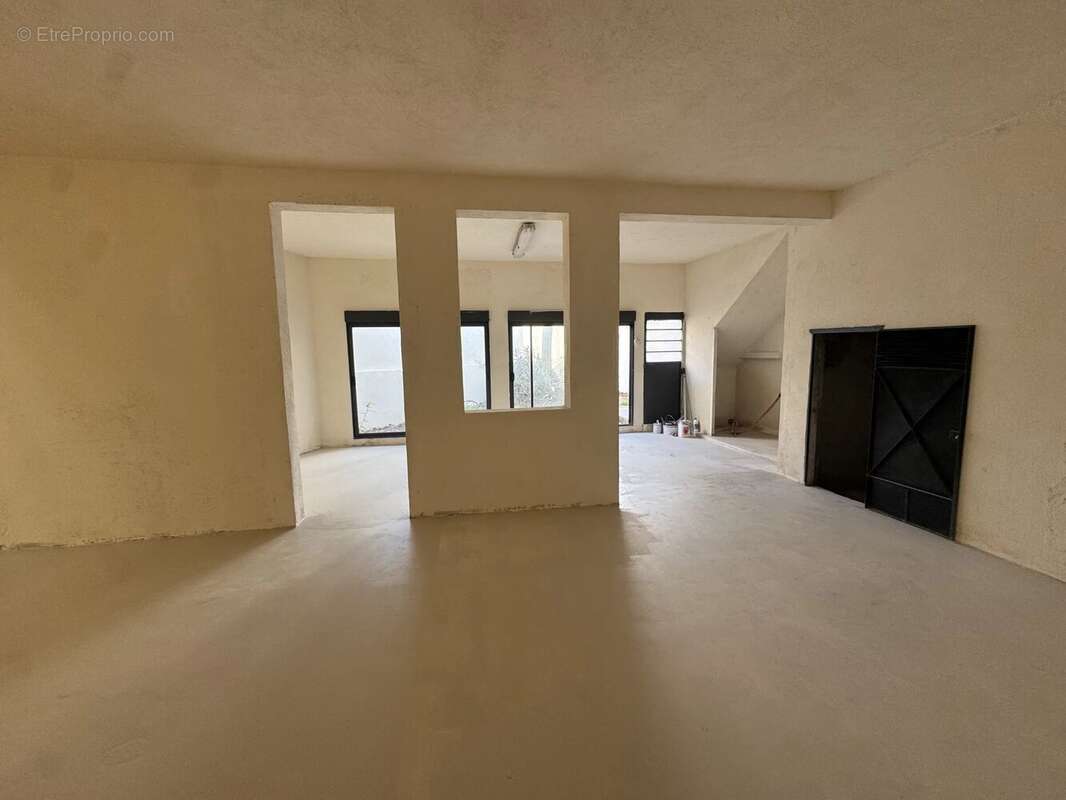 Commerce à MARSEILLE-12E