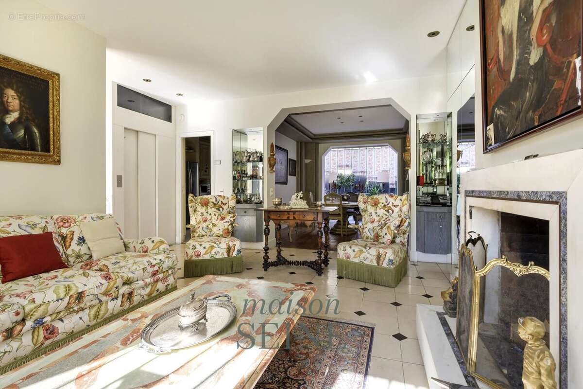 Maison à NEUILLY-SUR-SEINE