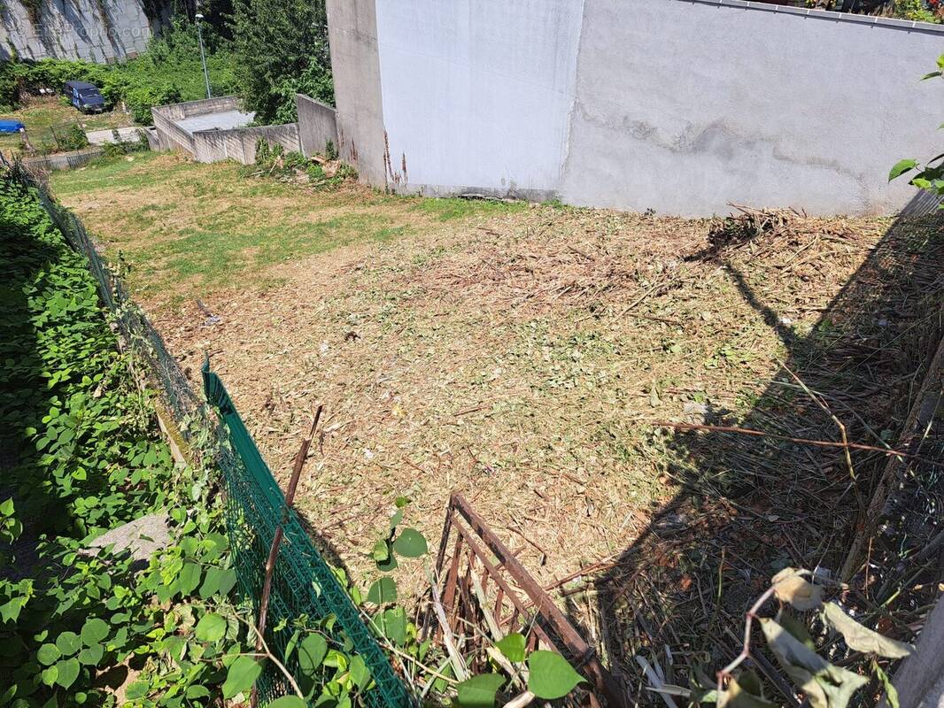 Terrain à NOISY-LE-SEC