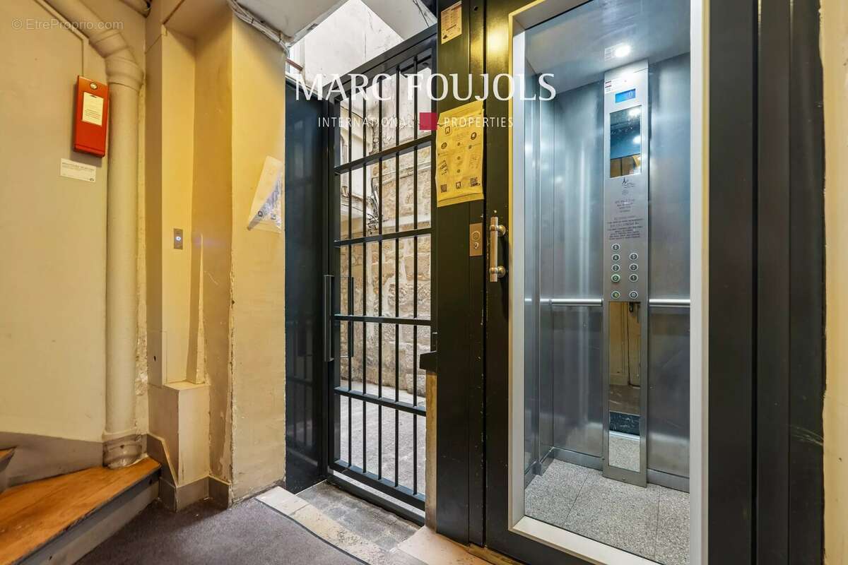 Appartement à PARIS-6E