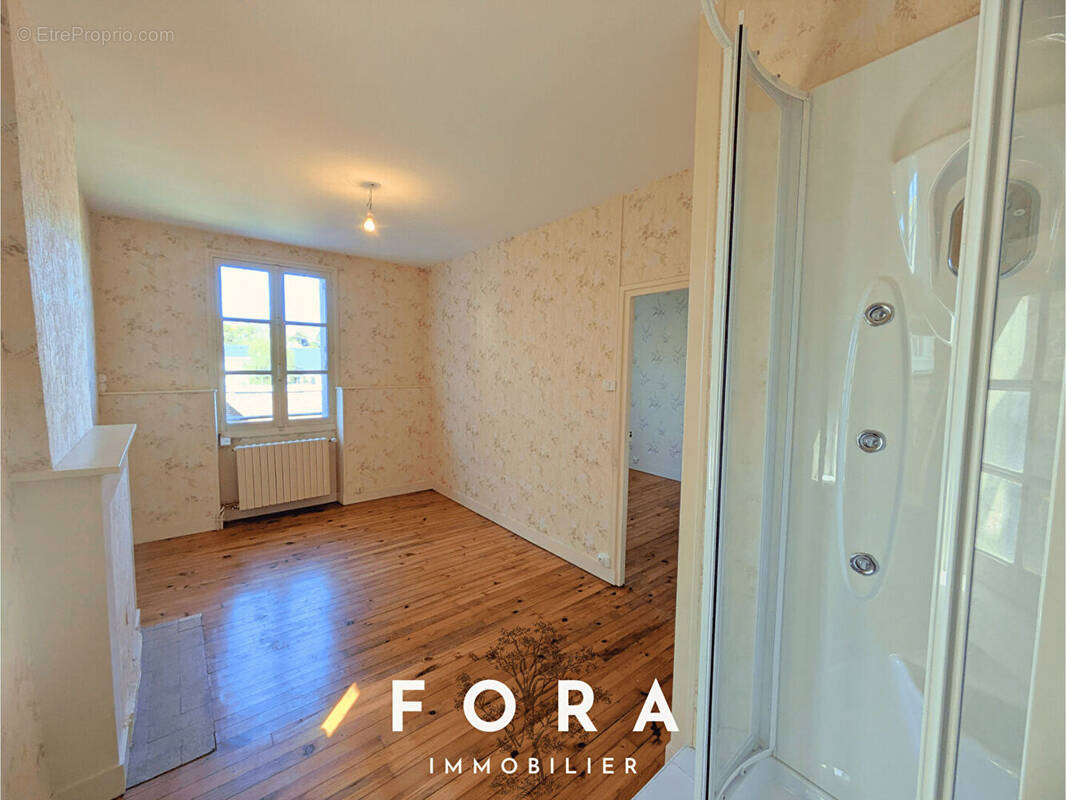 Maison à PONT-D&#039;OUILLY