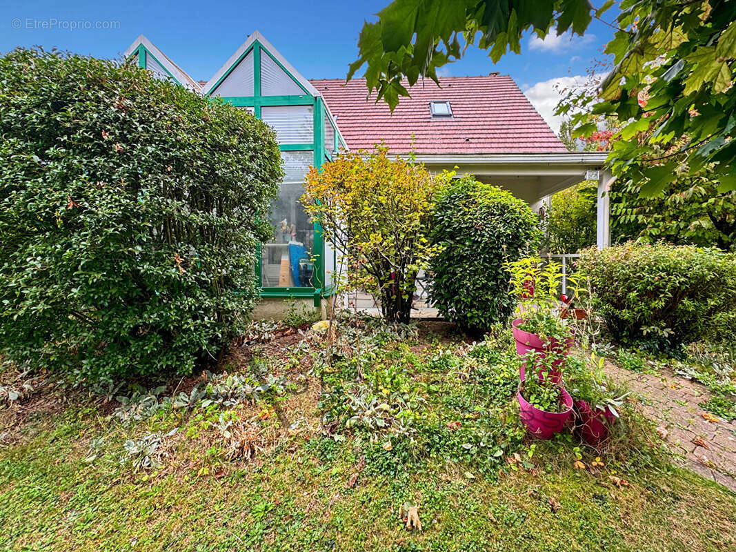 Maison à SAINT-PIERRE-DES-FLEURS