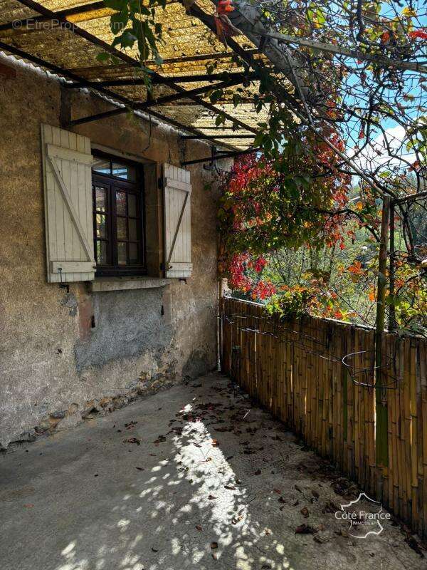 Maison à BAGNAC-SUR-CELE
