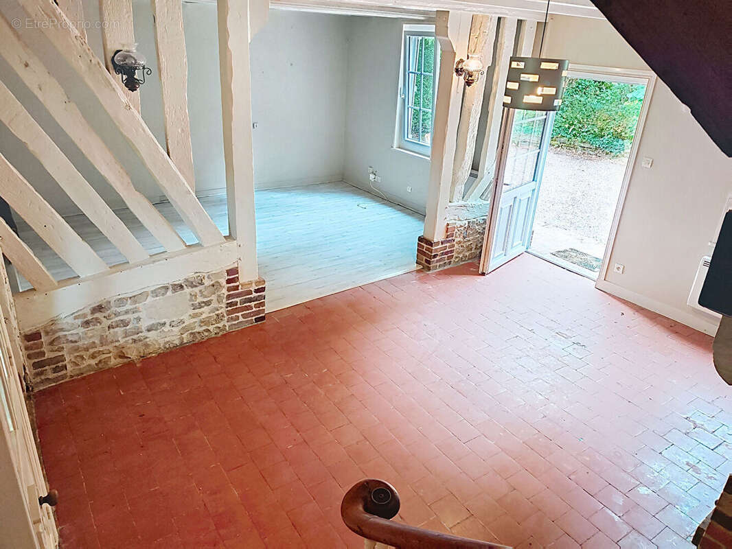 Maison à CRESSEVEUILLE