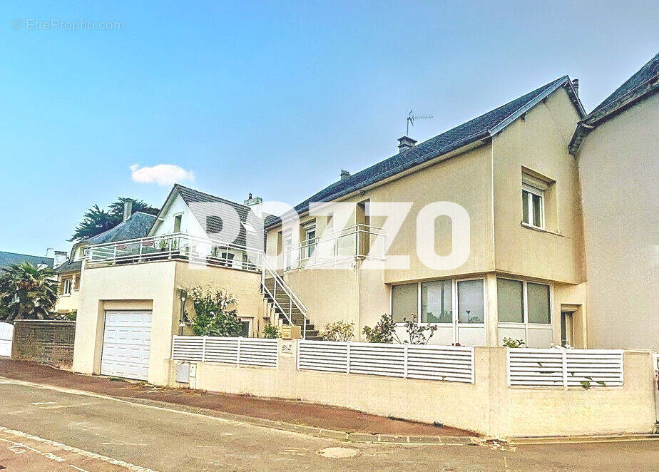 Maison à SAINT-PAIR-SUR-MER