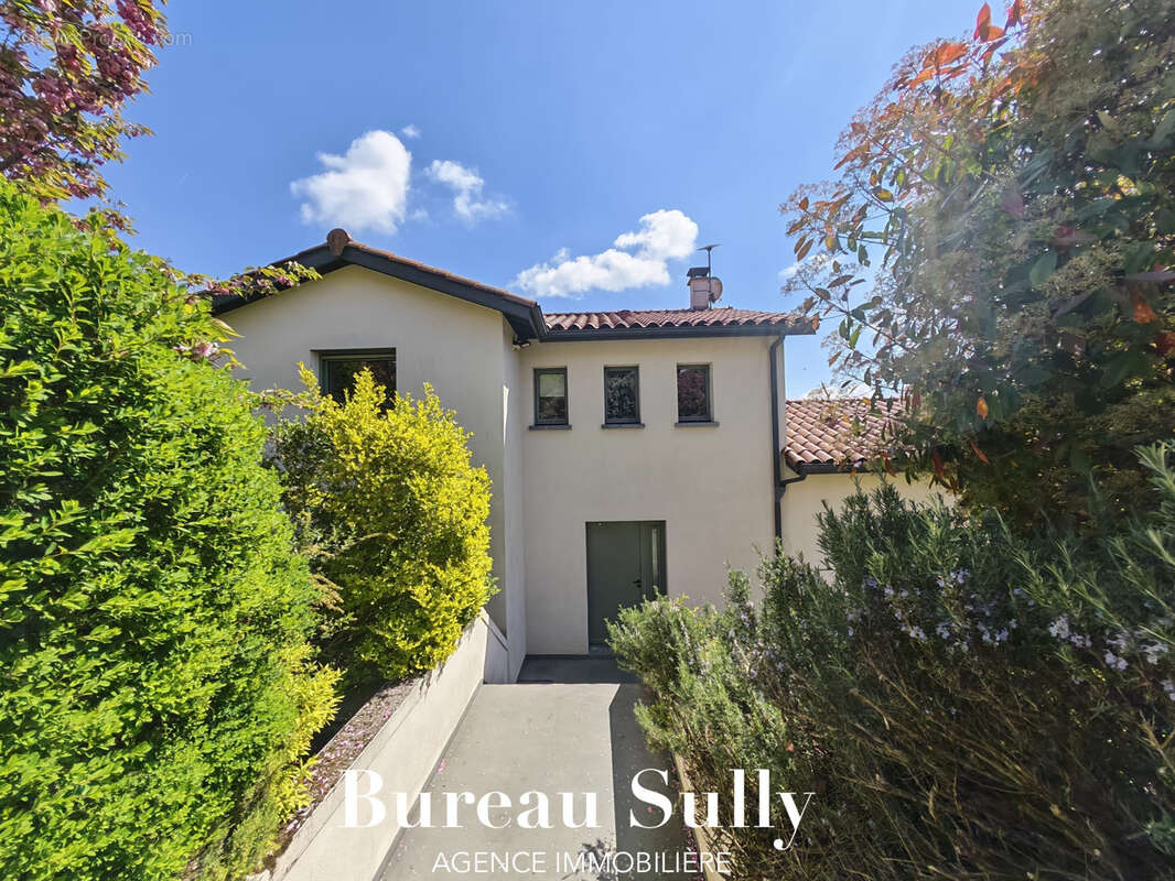 Maison à POLEYMIEUX-AU-MONT-D'OR