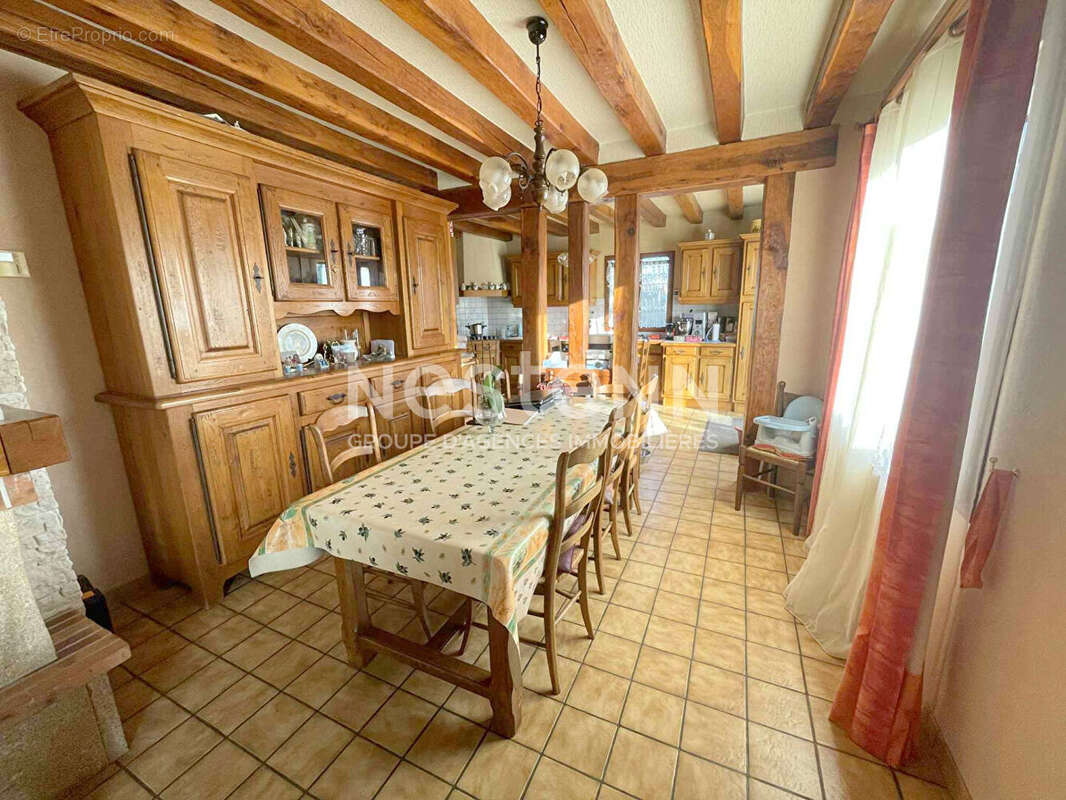 A Vendre - Chaumont En Vexin Maison traditionnelle sur Sous Sol Total / 3 chbres / 1500 m² de terrain - photo 3