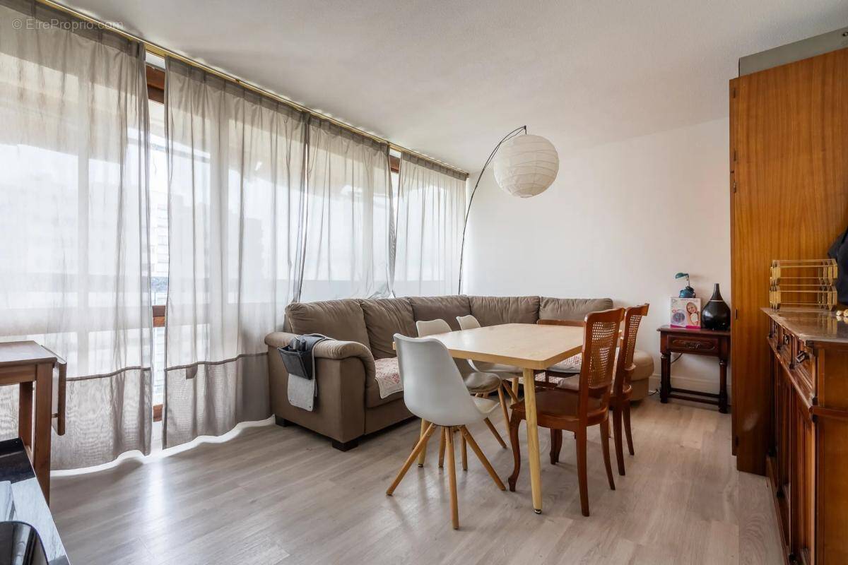 Appartement à FONTENAY-SOUS-BOIS