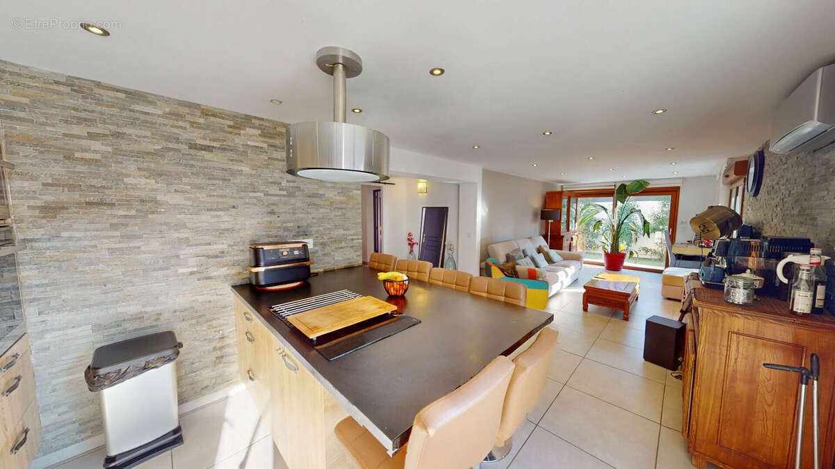 Appartement à MEYLAN