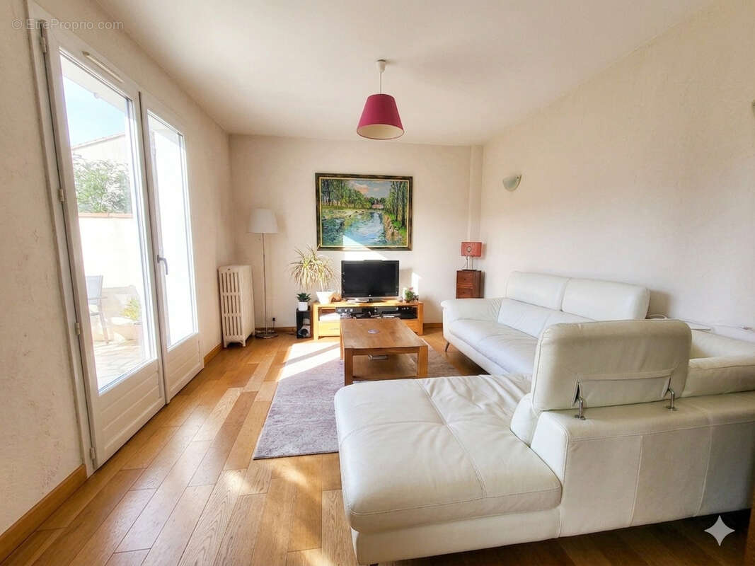 Maison à LES CLAYES-SOUS-BOIS