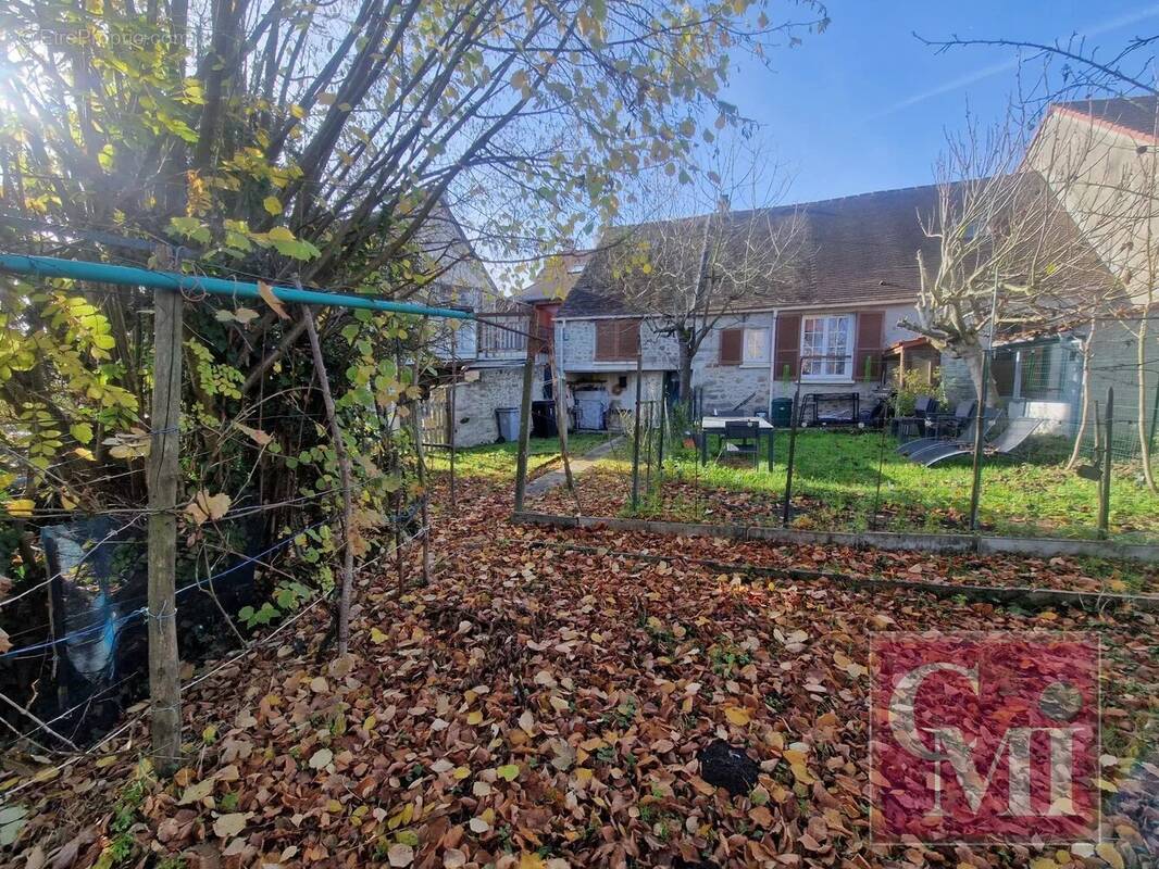 Appartement à BREUX-JOUY