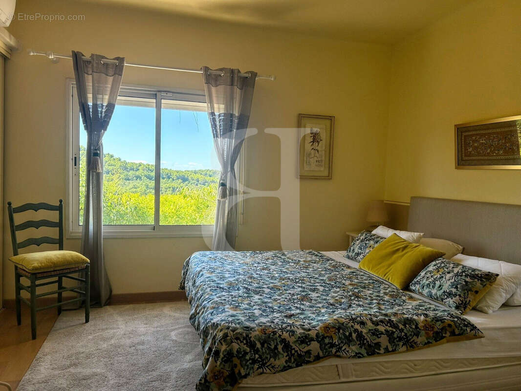 Maison à PERNES-LES-FONTAINES