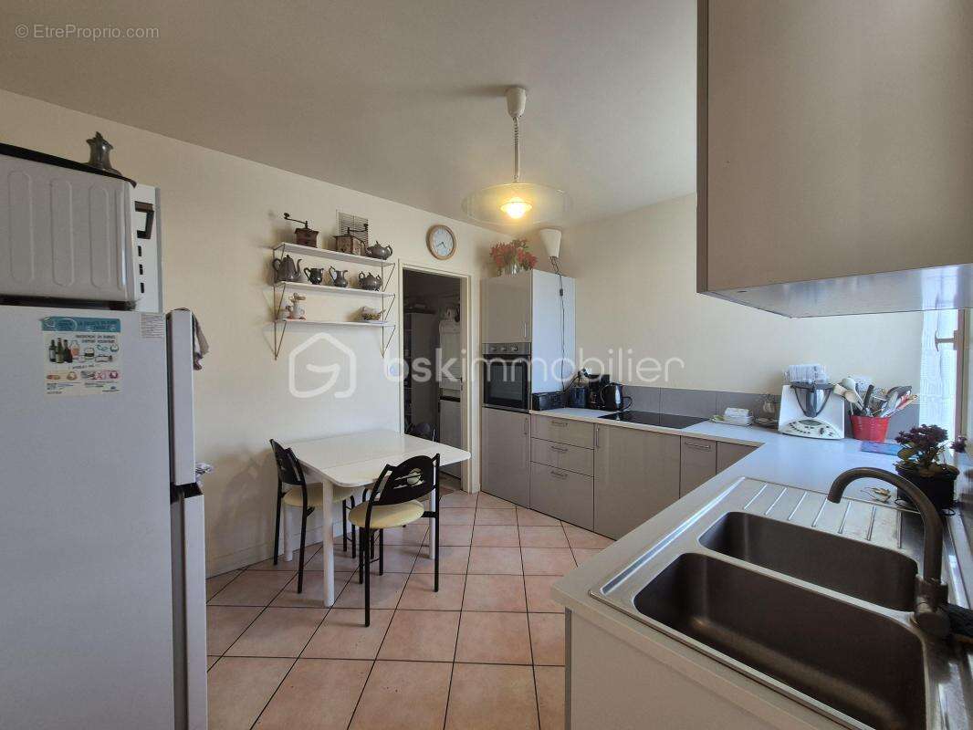 Maison familiale de 119 m2 avec grenier aménageable à Courcouronnes centre ! - photo 3