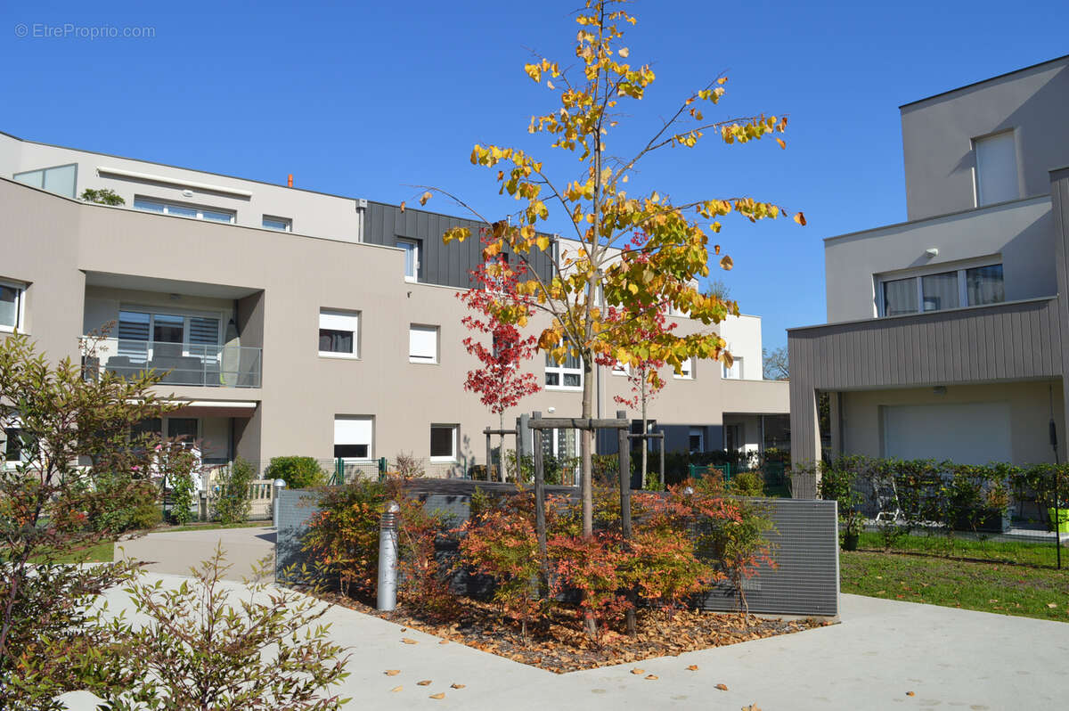 PESSAC - Monteil - X. Arnozan - Av. Pasteur - T3 (69m2) parfait état avec parking privatif - photo 24