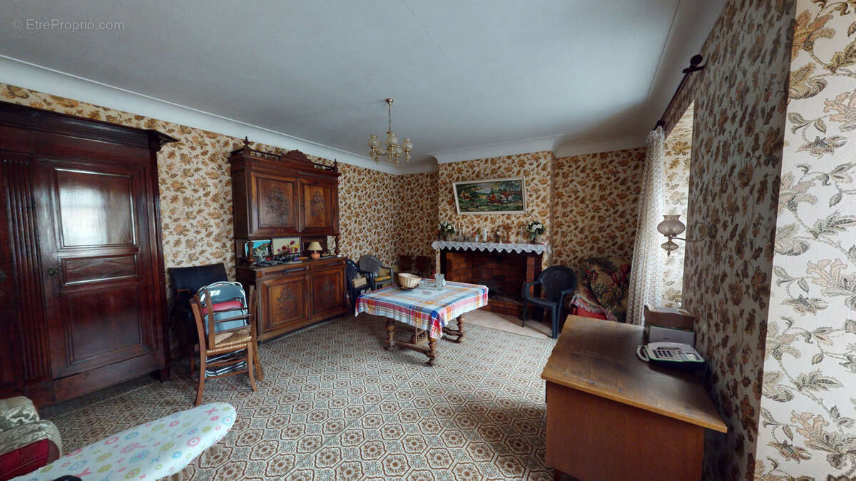 Maison à LUC-LA-PRIMAUBE