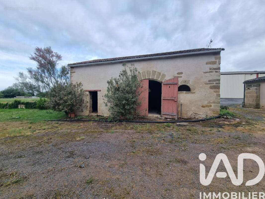 Photo 2 - Maison à DOUE-LA-FONTAINE