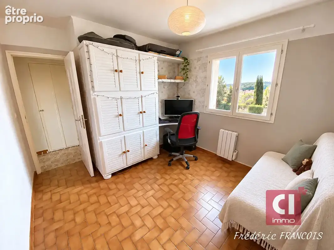 A vendre maison composée de deux logements(136 m²) à GAREOULT - photo 10