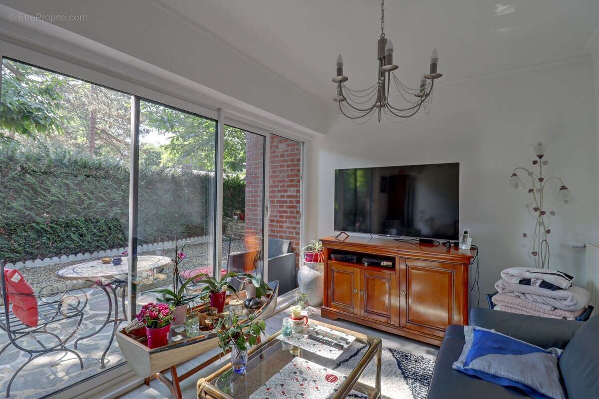 Maison à VERNEUIL-SUR-SEINE