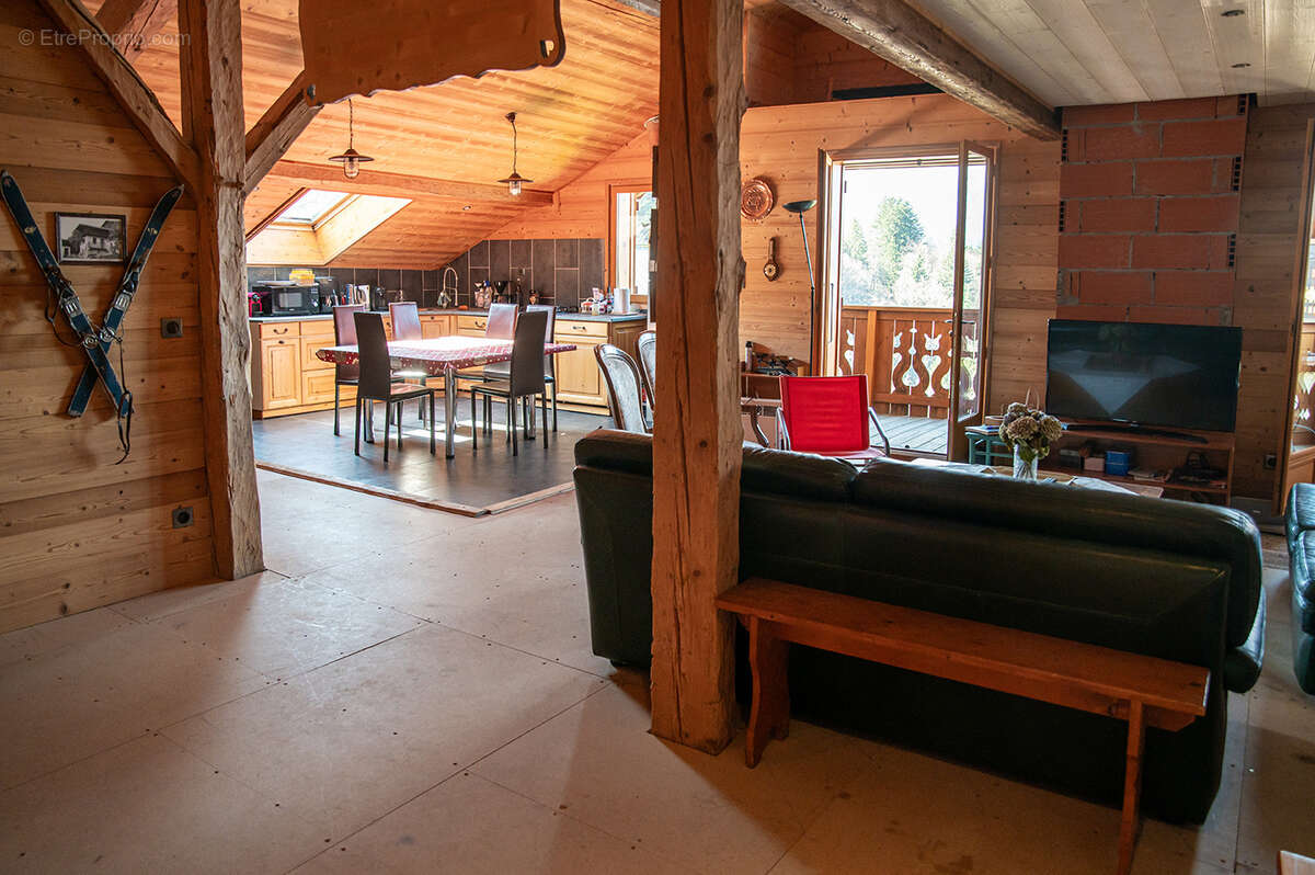 Maison à ARACHES-LA-FRASSE