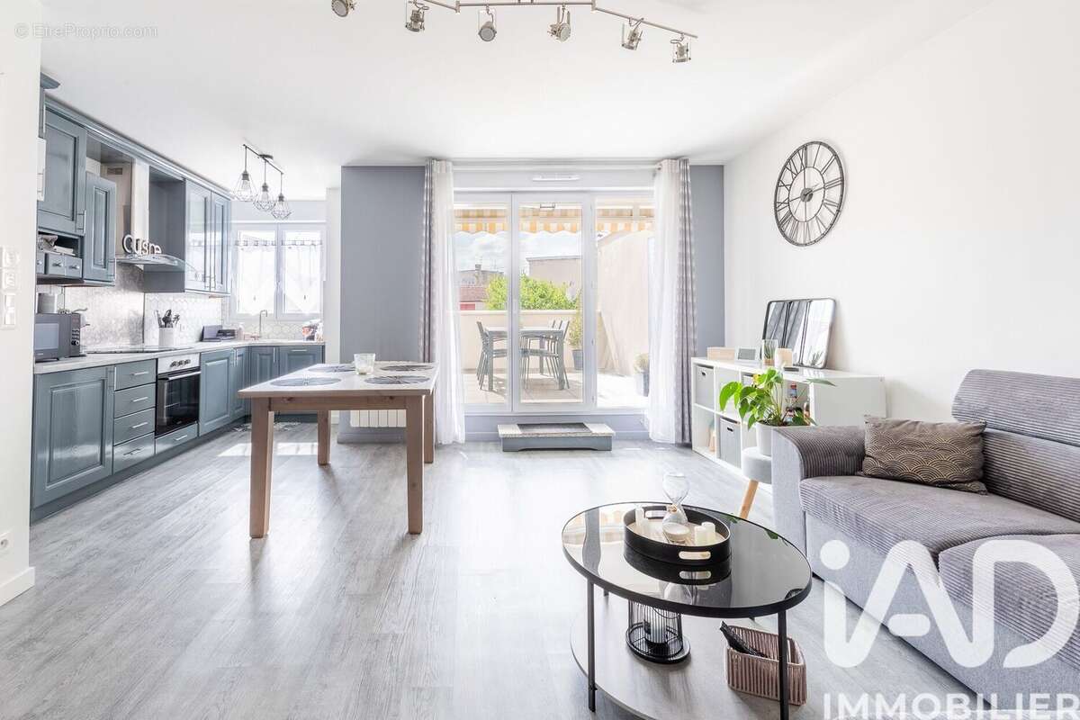 Photo 8 - Appartement à VIGNEUX-SUR-SEINE