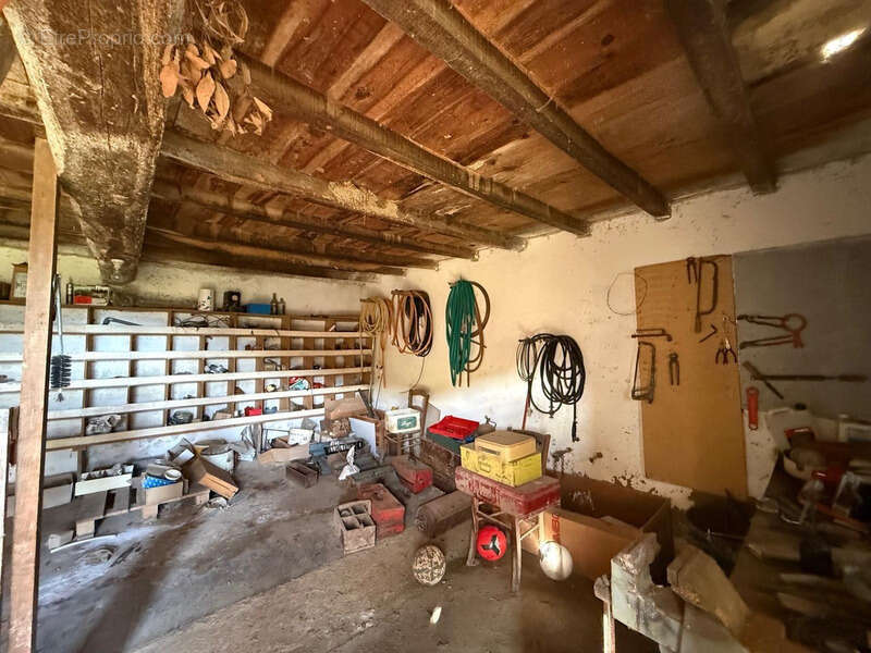 Dpt Hautes Pyrénées (65), à vendre SADOURNIN corps de ferme avec maison T6 de 125m² + grandes dépendances attenantes sur 8280 m² - photo 24
