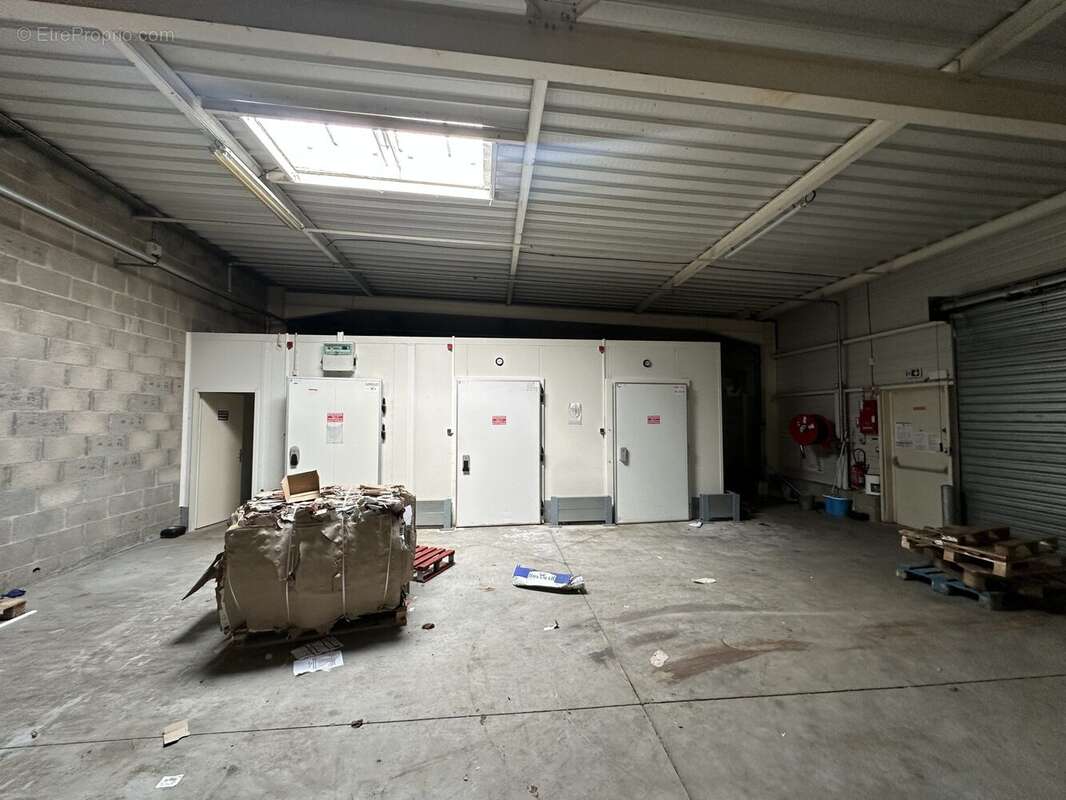 Commerce à BEAUVILLIERS